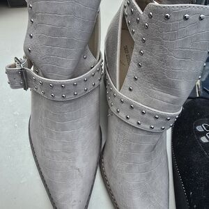 Dingo Light Gray Studded Ankle Boots